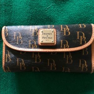Dooney and Bourke trifold 1975 wallet